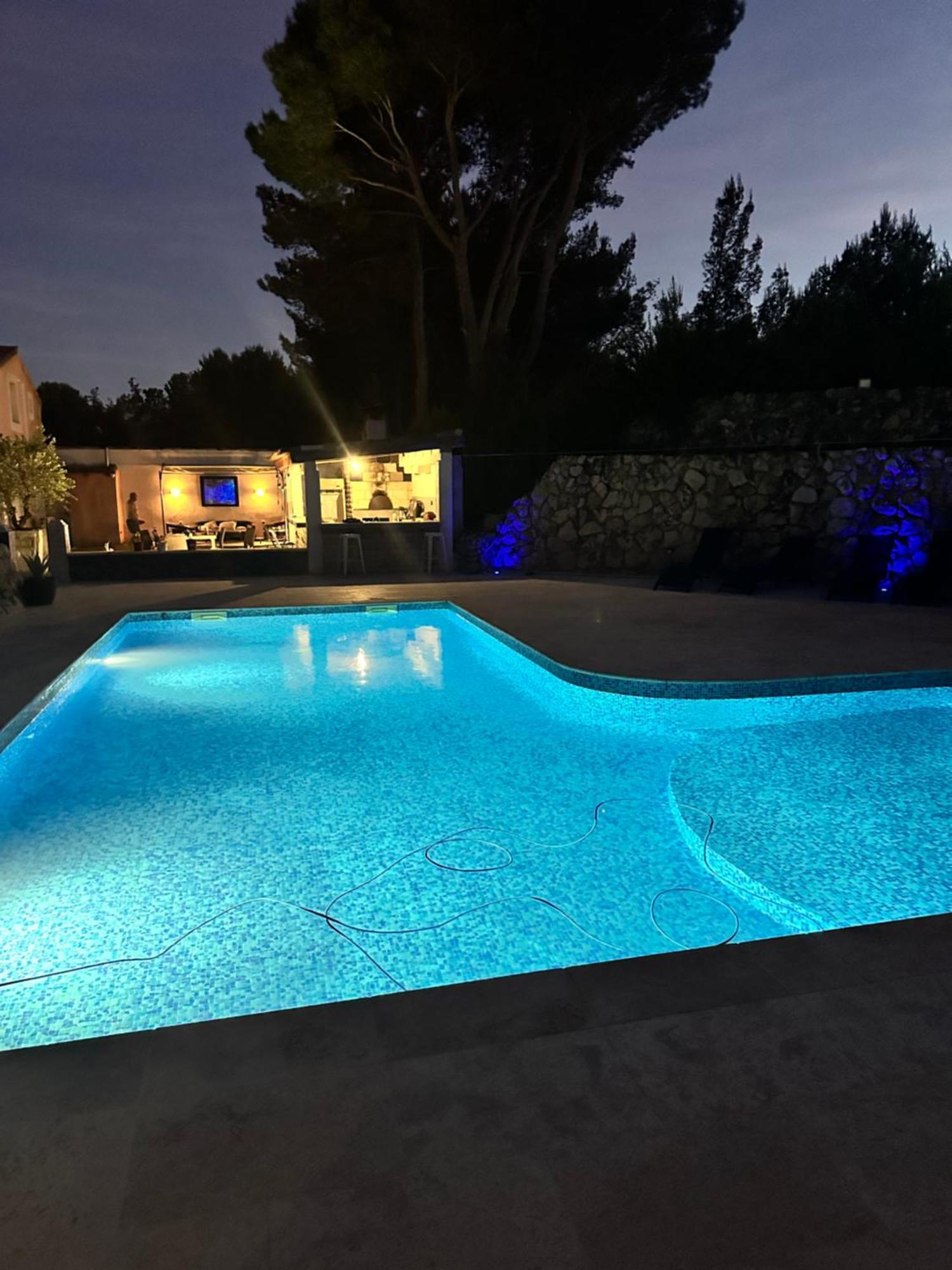 Jolie Maison Avec Vue Sur Piscine Bouc-Bel-Air Exterior foto