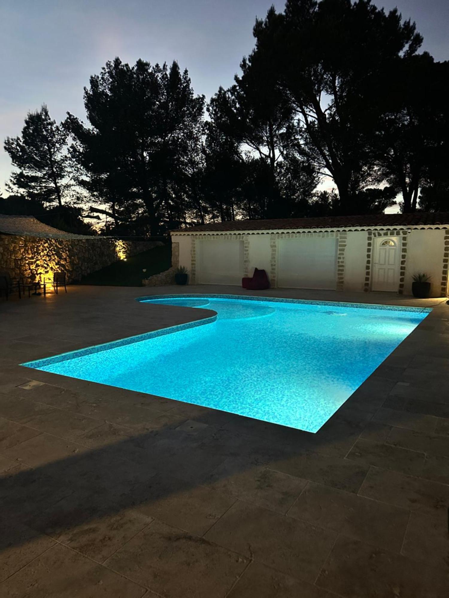 Jolie Maison Avec Vue Sur Piscine Bouc-Bel-Air Exterior foto